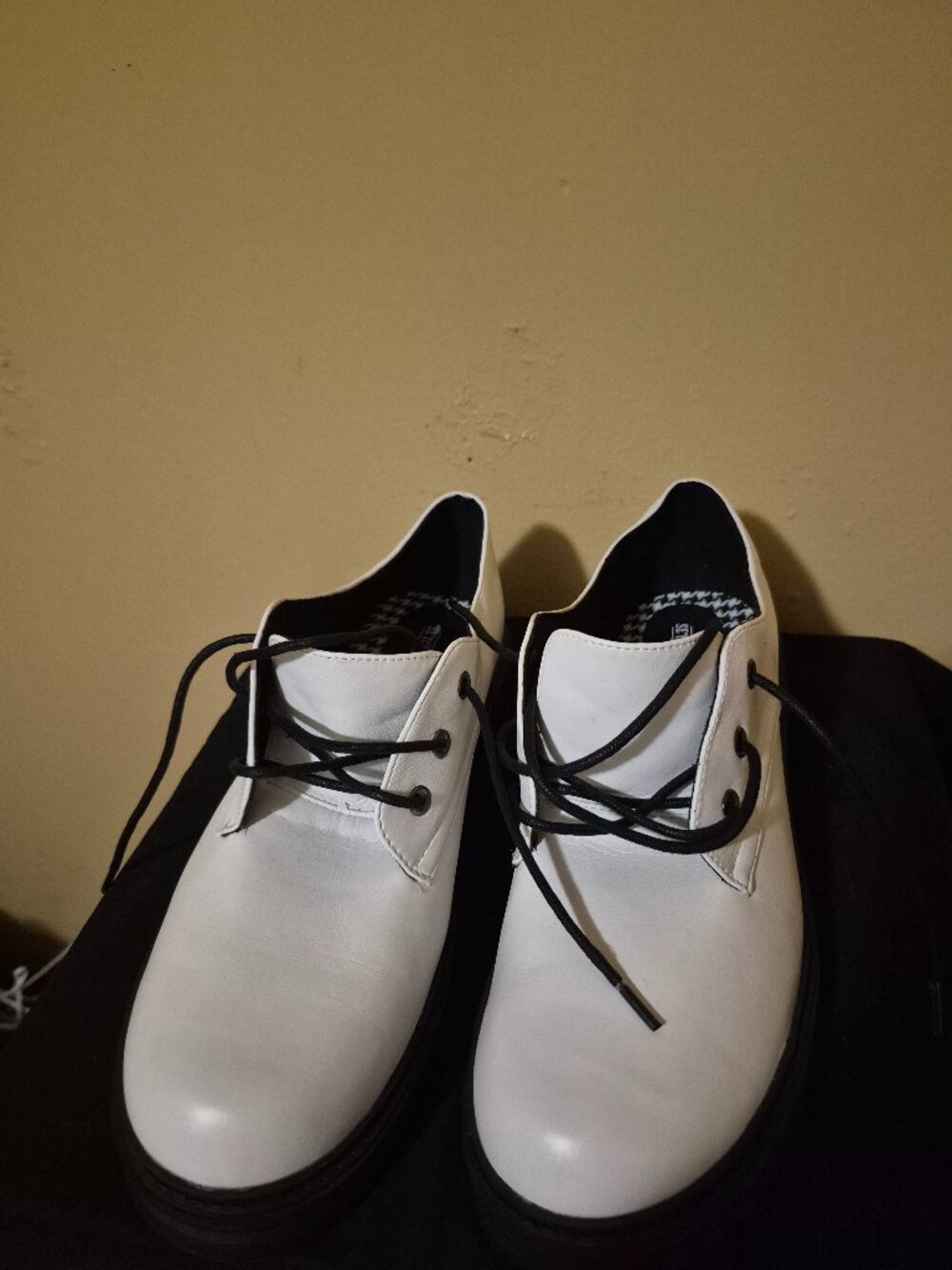 SEYCHELLES LADY WHITE LACE OXFORD SHOES (SIZE 11M)